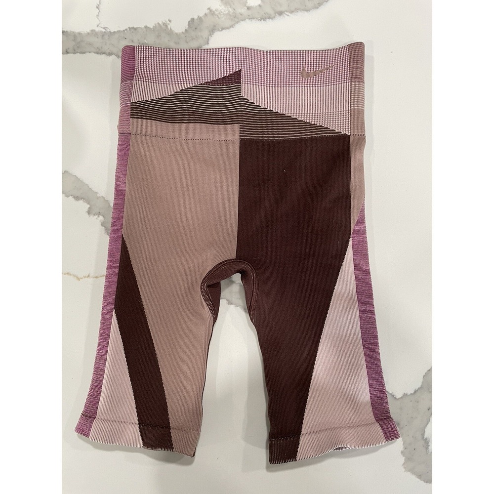 Nike Women's Sz XS‎ Icon Clash 8" Training Sculpt Shorts Brown